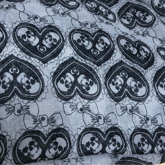 Uniqlo Graphic Scarf Womens One Size. - Picture 4 of 4